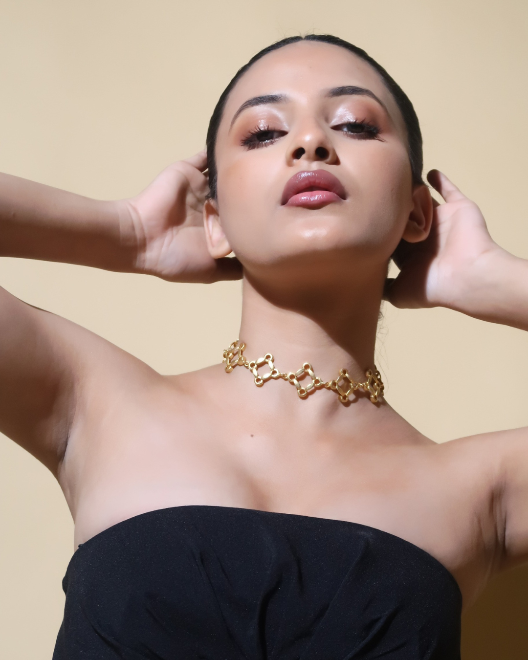 Tara Choker