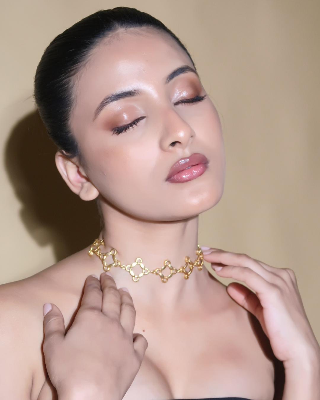 Tara Choker